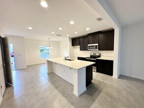 1183 Sand Torch Cir in Davenport, FL - Building Photo - Building Photo
