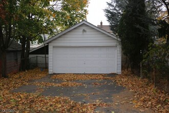 105 Coolidge St in Irvington, NJ - Foto de edificio - Building Photo