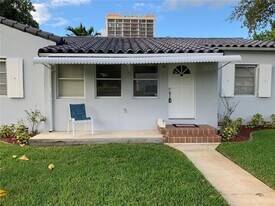 1723 Jackson St, Unit 2 in Hollywood, FL - Building Photo