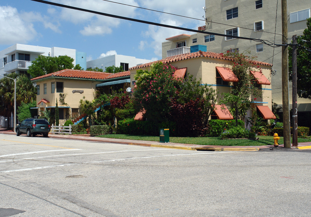 7600 Carlyle Ave in Miami Beach, FL - Building Photo