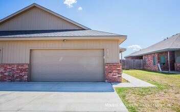 1713 102nd St in Lubbock, TX - Building Photo - Building Photo