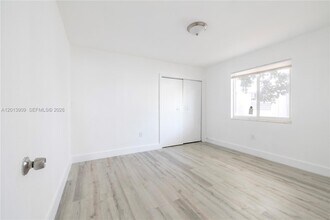 1091 SW 4th St in Miami, FL - Building Photo - Building Photo