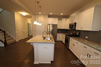 6130 Cloverdale Dr in Fort Mill, SC - Building Photo - Building Photo