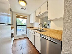 6420 S Dayton St in Englewood, CO - Building Photo - Building Photo