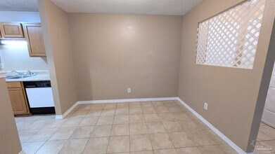 8160 Stonebrook Dr in Pensacola, FL - Building Photo - Building Photo