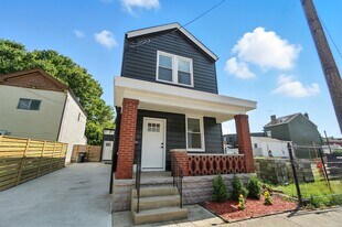 831 Dayton Ave in Newport, KY - Building Photo