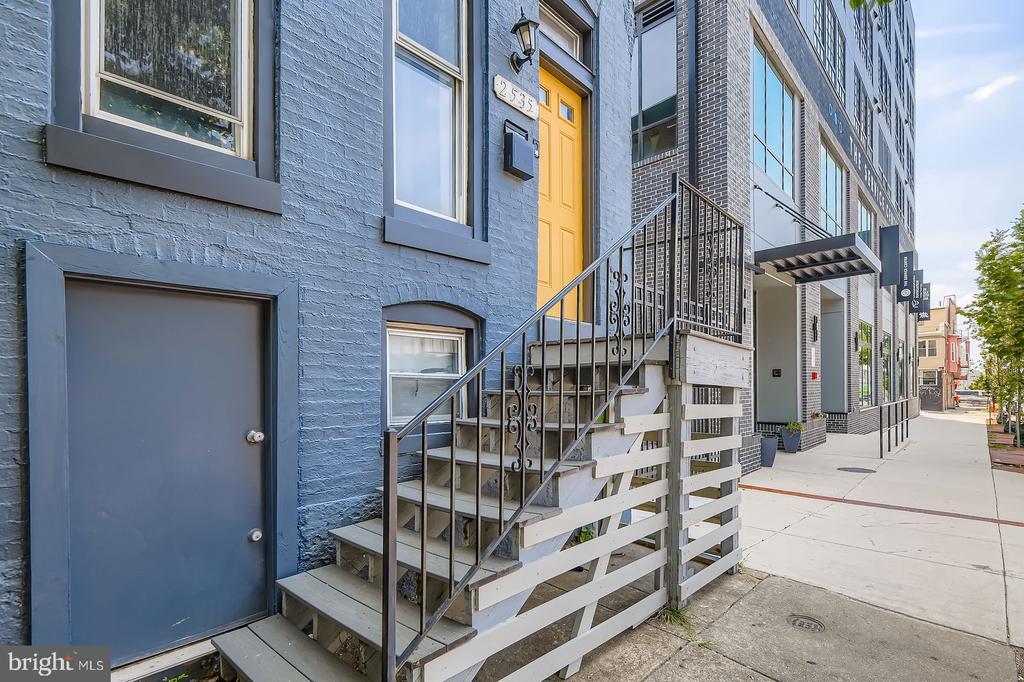 2535 N Howard St in Baltimore, MD - Building Photo