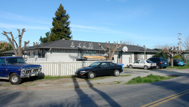 3171 Moorland Ave in Santa Rosa, CA - Foto de edificio - Building Photo