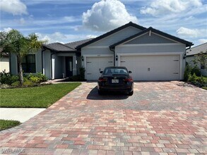 5717 Legendary Ln in Ave Maria, FL - Foto de edificio - Building Photo