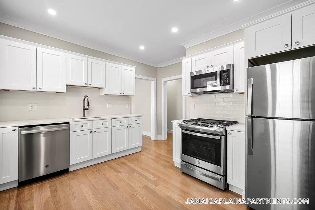 44 Iffley Rd in Boston, MA - Building Photo