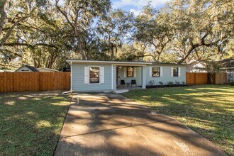 1504 Leon St in Fernandina Beach, FL - Building Photo - Building Photo