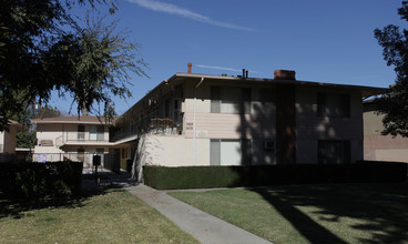 Magnolia Arms in Riverside, CA - Foto de edificio - Building Photo