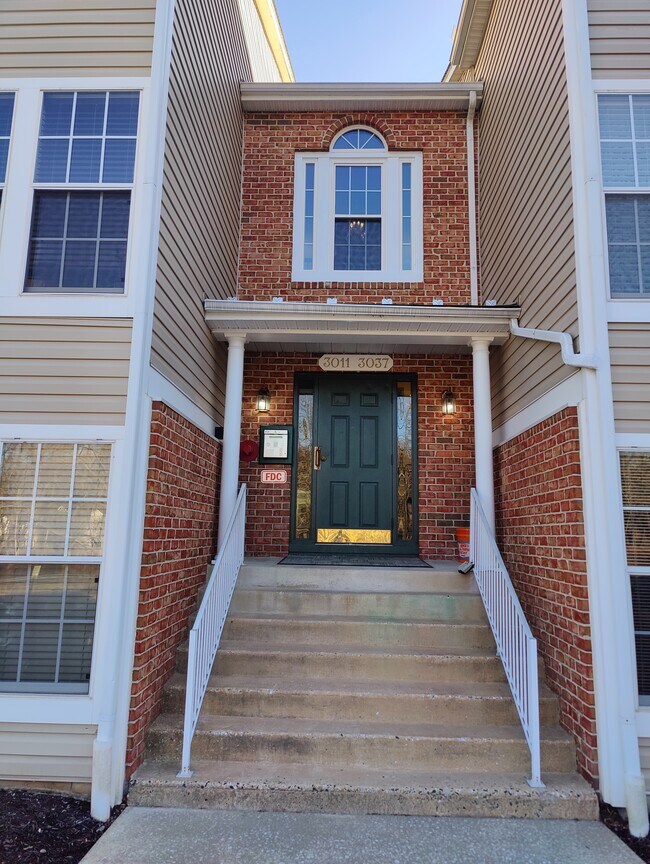 3013 Katewood Ct, Unit 2 bedroom apartment in Baltimore, MD - Foto de edificio - Building Photo