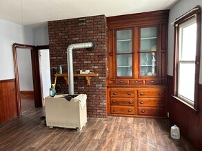 56 Clifford St, Unit 3 in New Bedford, MA - Building Photo - Building Photo