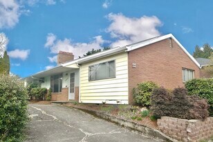 3023 SE Gladstone St