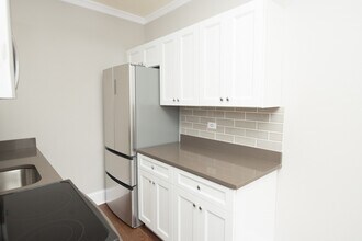 817 W Lakeside Pl in Chicago, IL - Building Photo - Building Photo