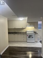 31 Leadenhall Rd in Brampton, ON - Building Photo - Building Photo