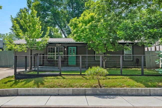 property at 3307 Garden Villa Ln