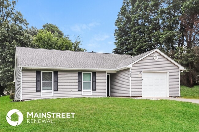 5608 Landerwood Dr in Greensboro, NC - Building Photo - Building Photo