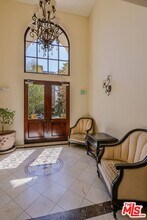 10617 Eastborne Ave in Los Angeles, CA - Building Photo - Building Photo