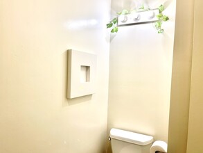 1855 Diamond St, Unit 112 in San Diego, CA - Foto de edificio - Building Photo