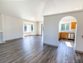 276 NE Tralee Ct in Hillsboro, OR - Building Photo - Building Photo