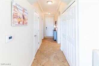 9731 Acqua Ct in Naples, FL - Foto de edificio - Building Photo