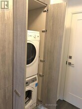 50 Charles St E in Toronto, ON - Building Photo - Building Photo