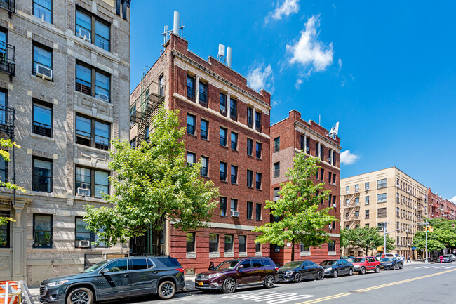 578 Academy St in New York, NY - Foto de edificio - Building Photo