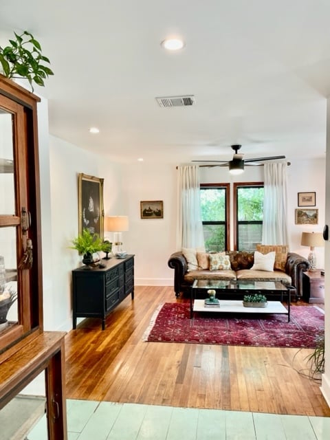 property at 3006 Govalle Ave