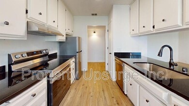 905 Lakeside Dr in Red Bluff, CA - Building Photo - Building Photo
