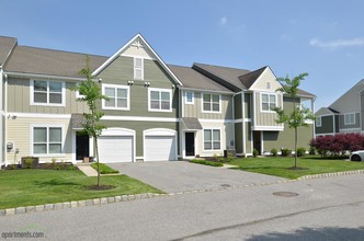 Brook View Apartments in Marlton, NJ - Foto de edificio - Building Photo