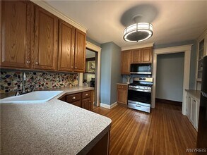 365 W Utica St in Buffalo, NY - Building Photo - Building Photo