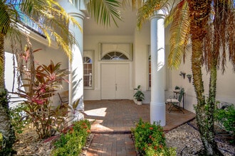 4676 Manderly Dr in Wellington, FL - Foto de edificio - Building Photo