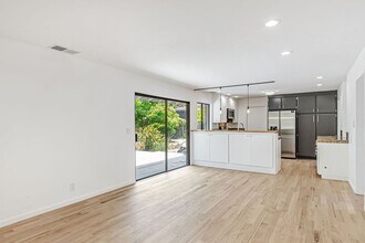 23433 Sunset Dr in Los Gatos, CA - Building Photo - Building Photo