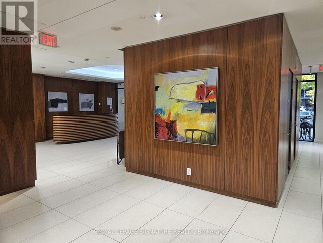 1 Valhalla Inn Rd in Toronto, ON - Building Photo - Building Photo