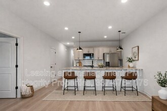 105 Foster Grove Dr in Youngsville, LA - Building Photo - Building Photo