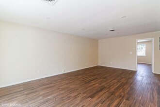 392 King St in Chappaqua, NY - Building Photo - Building Photo