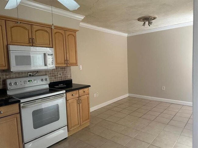 8401 W Sample Rd in Coral Springs, FL - Building Photo - Building Photo