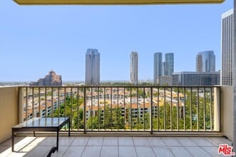 2170 W Century Dr in Los Angeles, CA - Building Photo - Building Photo