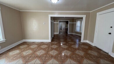 1335 102nd Ave-Unit -A in Oakland, CA - Building Photo - Building Photo