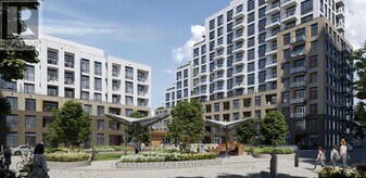 8 Beverley Glen Blvd in Vaughan, ON - Building Photo