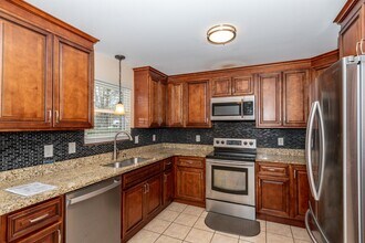 2021 Independence Dr in Maryville, TN - Building Photo - Building Photo