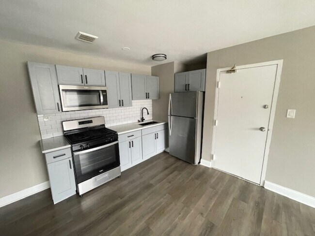 property at 7 N Dryden Pl