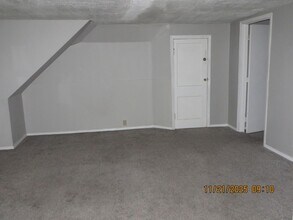 919 Walnut St, Unit B in Anderson, IN - Building Photo - Building Photo