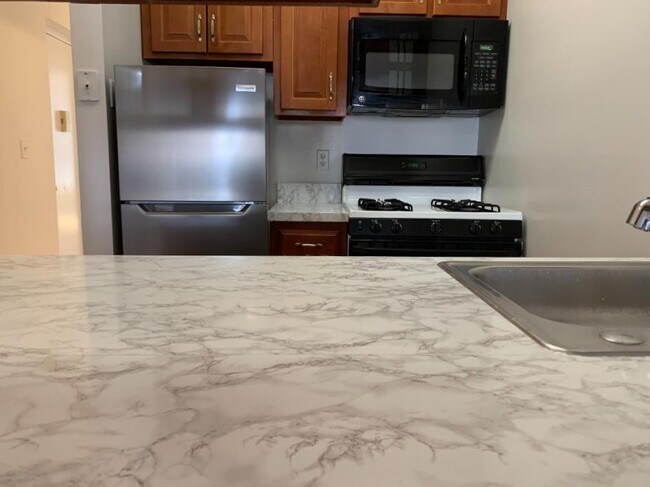 443 W 50th St in New York, NY - Building Photo - Building Photo
