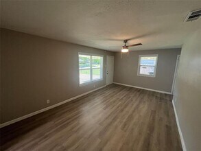 2911 Millmar Dr in Dallas, TX - Building Photo - Building Photo