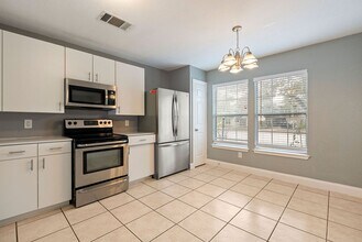 1516 Geoffs Dr in Austin, TX - Building Photo - Building Photo