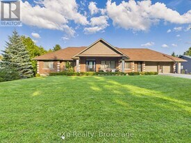 197 Balmy Beach Rd in Owen Sound, ON - Building Photo