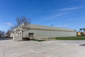 The James in Irvine, CA - Building Photo - Building Photo